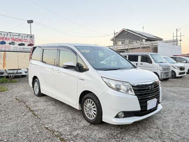 Toyota Noah 3