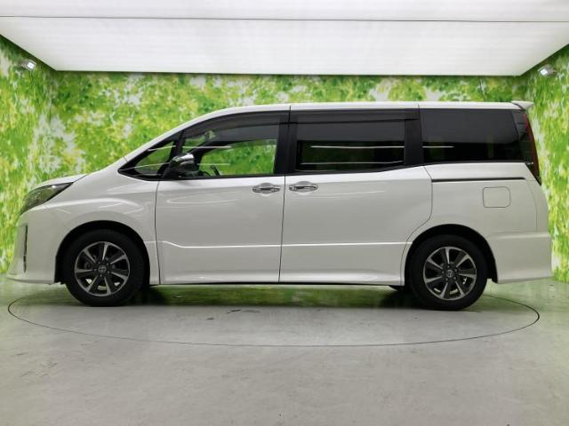 Toyota Noah 5