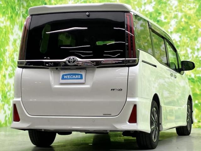 Toyota Noah 6