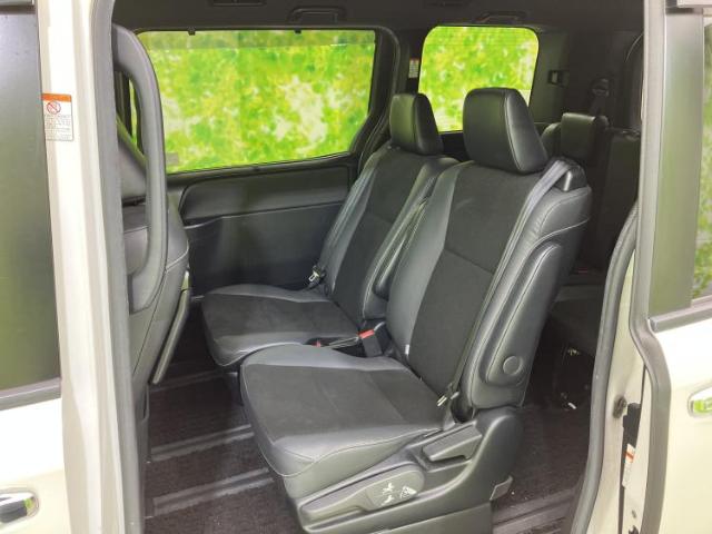 Toyota Noah 10