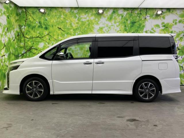 Toyota Voxy 5