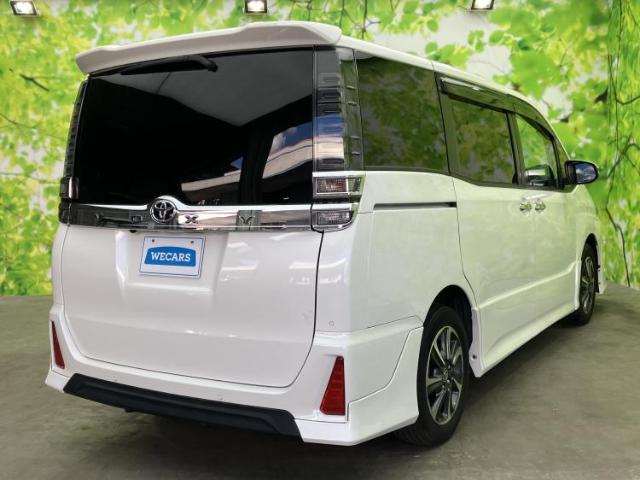 Toyota Voxy 6