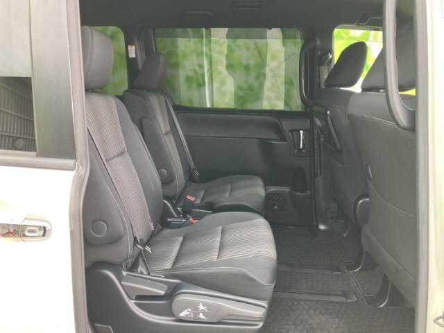 Toyota Voxy 7