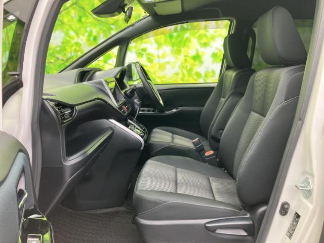 Toyota Voxy 9