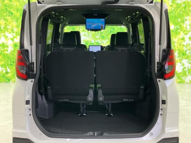 Toyota Noah 10