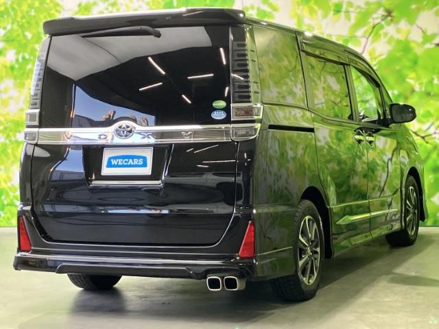 Toyota Voxy 6
