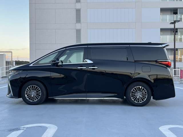 Toyota Alphard 6