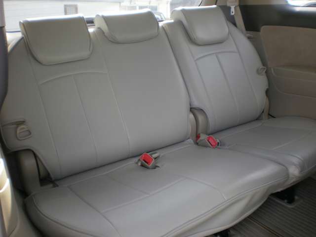 Toyota Estima 12