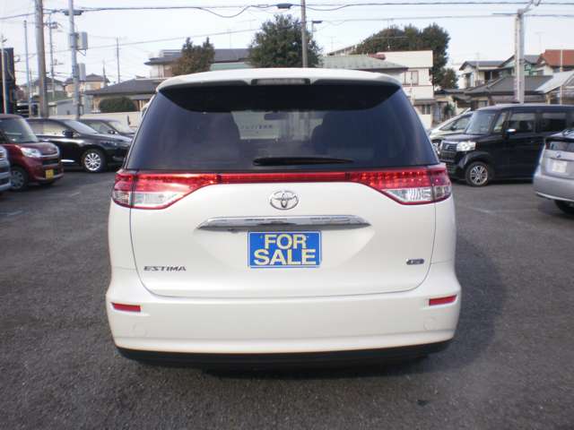 Toyota Estima 8