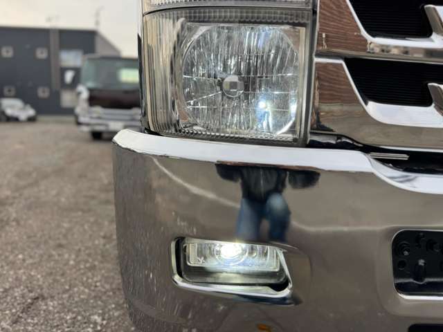 Isuzu Forward 4