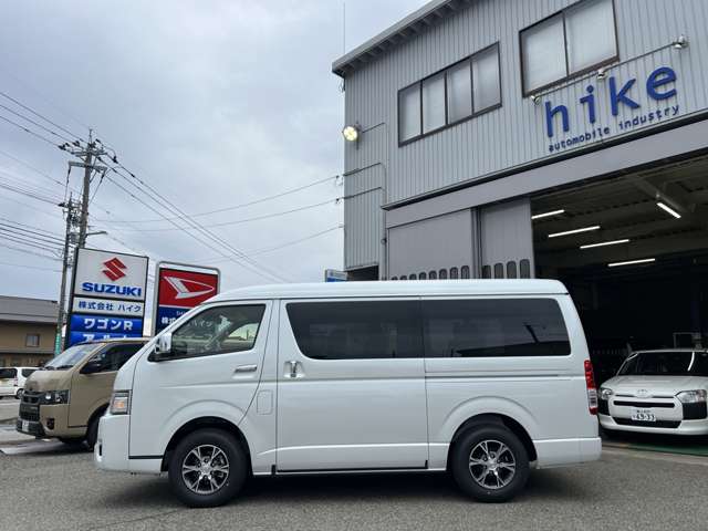 Toyota Hiace 12