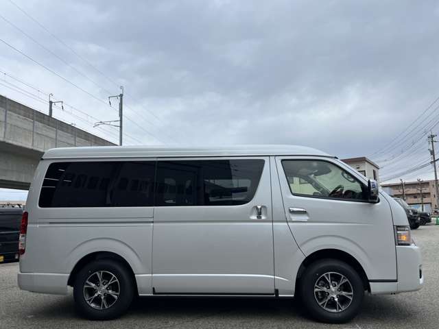 Toyota Hiace 10