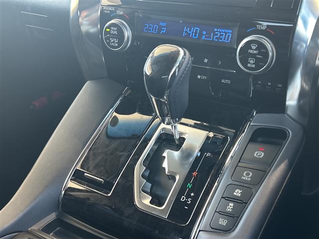 Toyota Alphard 12