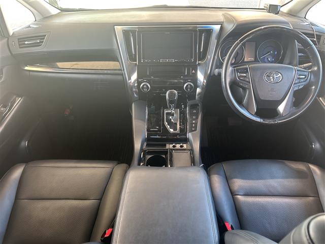Toyota Alphard 2