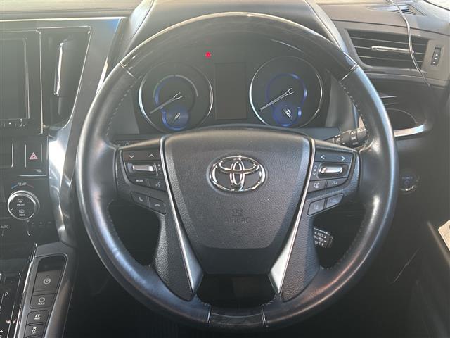 Toyota Alphard 3