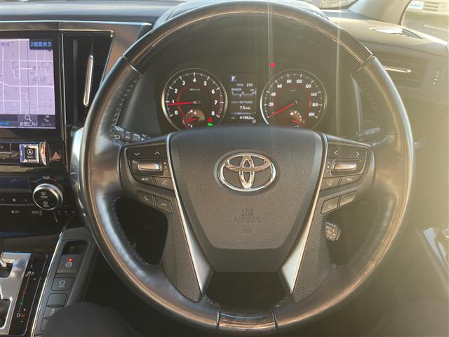 Toyota Alphard 8