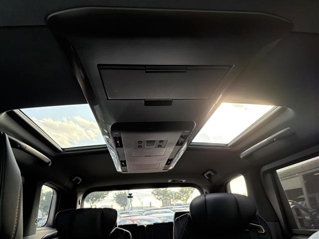Toyota Vellfire 12