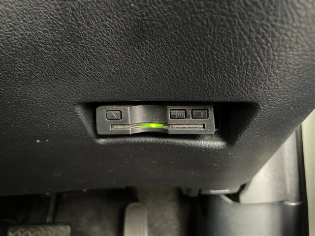 Toyota Sienta 2