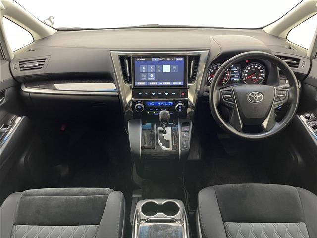 Toyota Vellfire 5