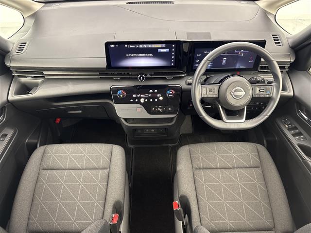 Nissan Serena 5