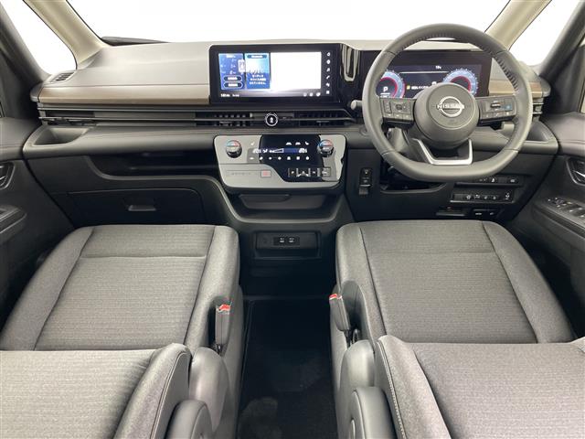 Nissan Serena 4