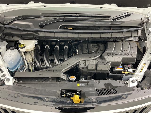 Nissan Serena 8