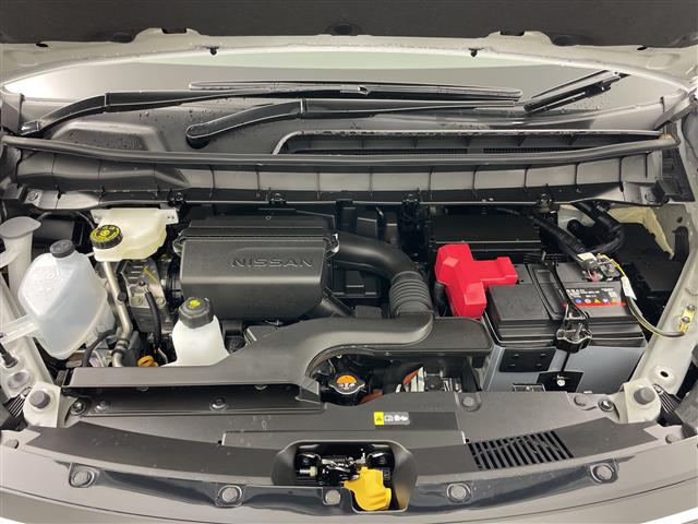 Nissan Serena 8