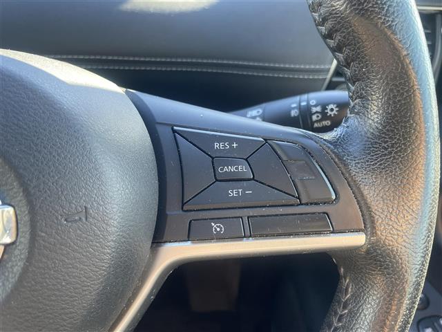 Nissan Serena 11