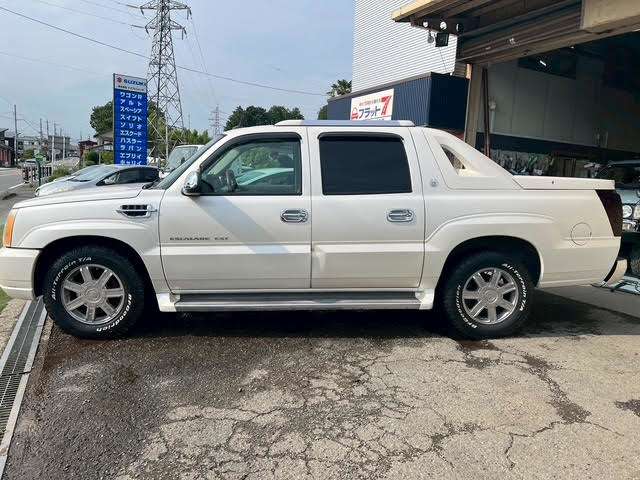 Cadillac Escalade EXT 11