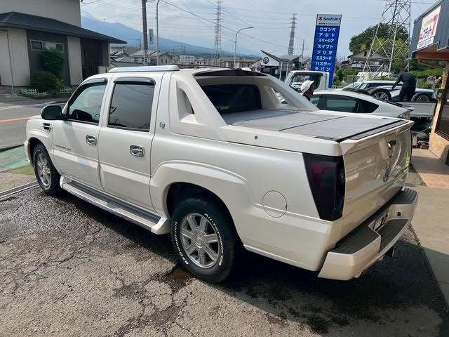 Cadillac Escalade EXT 6