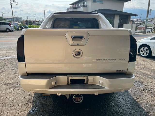 Cadillac Escalade EXT 8