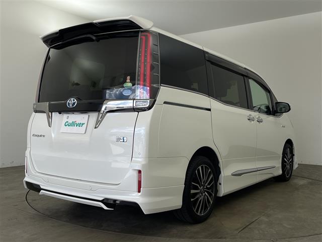 Toyota Esquire 5