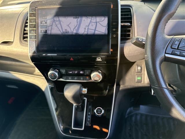Nissan Serena 6
