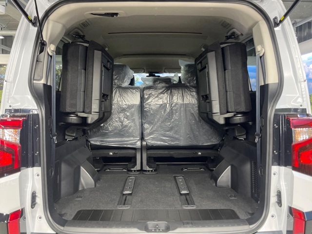 Mitsubishi Delica D:5 12