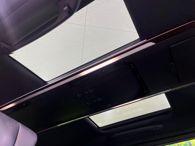 Toyota Alphard 4