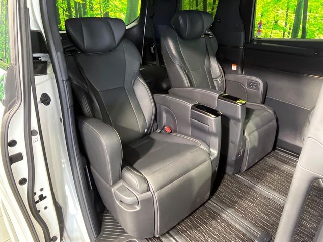 Toyota Alphard 9