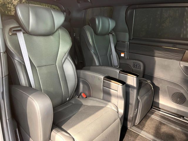 Toyota Alphard 11