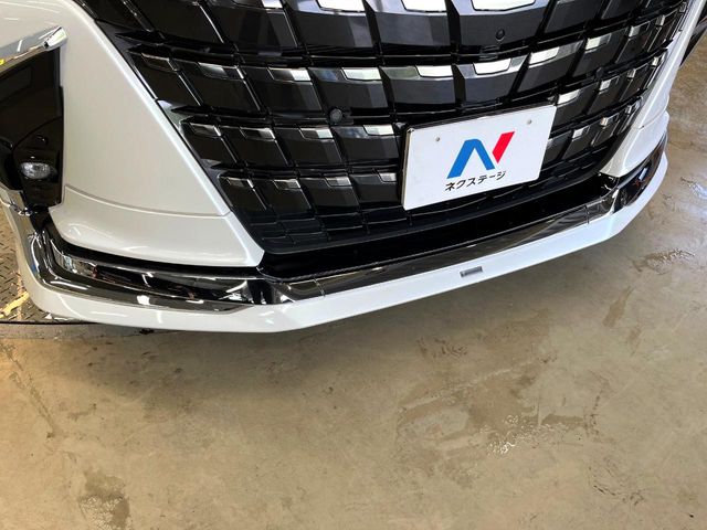 Toyota Alphard 3