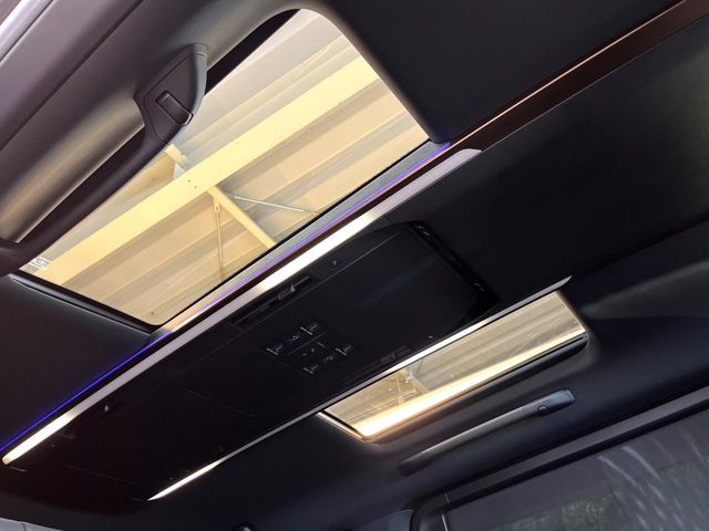 Toyota Alphard 4