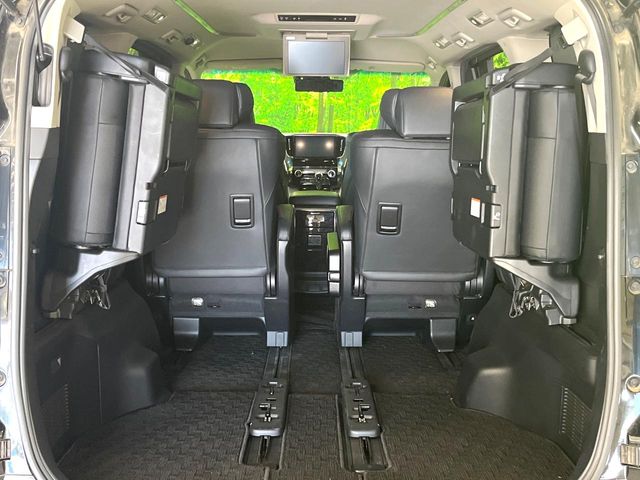 Toyota Vellfire 11