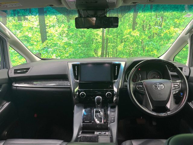 Toyota Vellfire 2