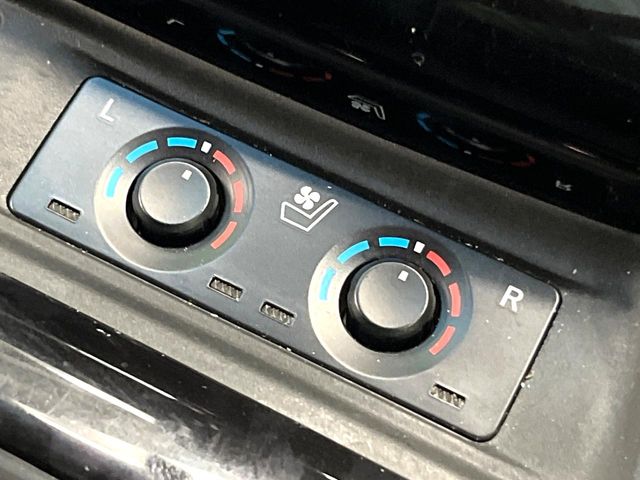 Toyota Vellfire 3