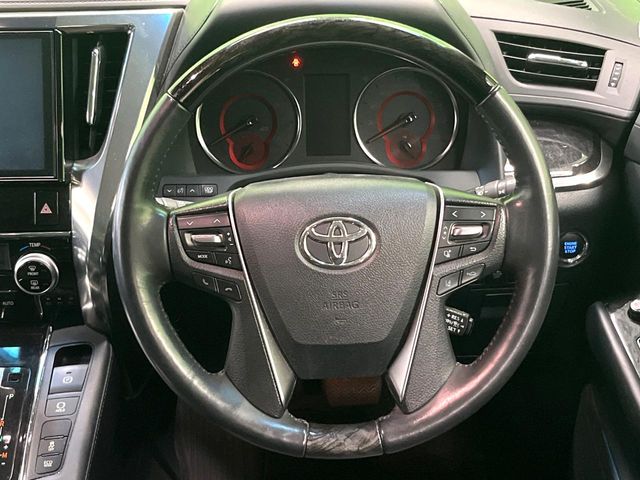 Toyota Vellfire 7