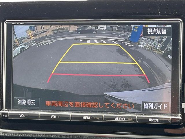 Toyota Voxy 4