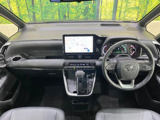 Toyota Noah 2