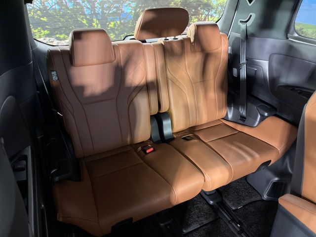 Toyota Vellfire 11