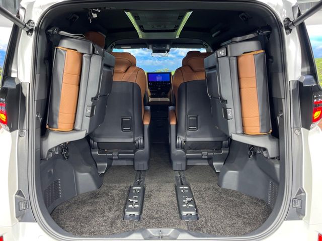 Toyota Vellfire 12