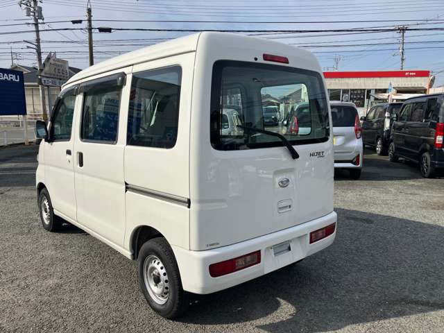 Daihatsu Hijet Cargo 5