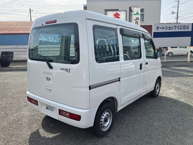 Daihatsu Hijet Cargo 7