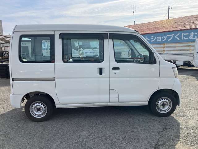 Daihatsu Hijet Cargo 8